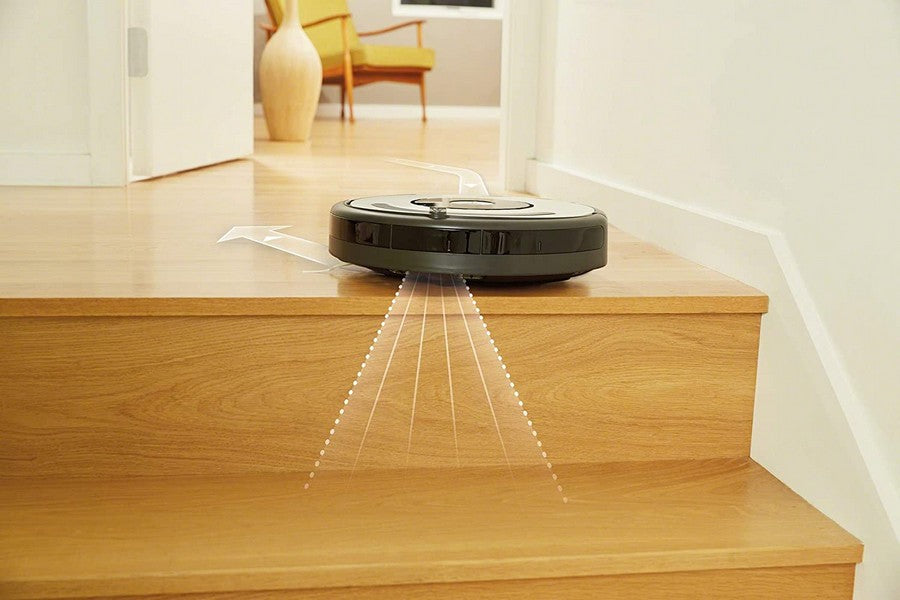 iRobot Roomba 615 Vacuum Cleaner - Avoids falling down the stairs