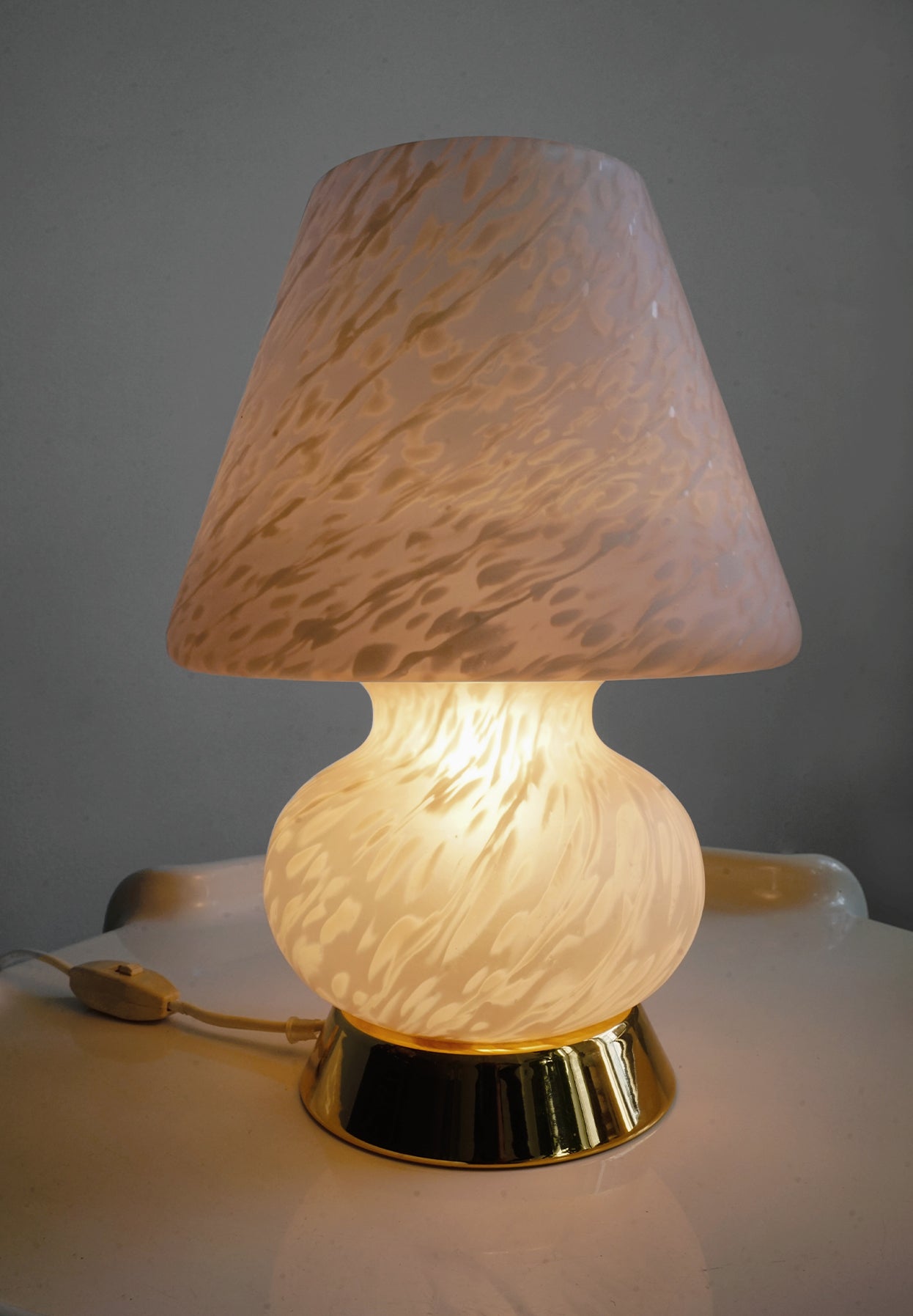 cult table lamp