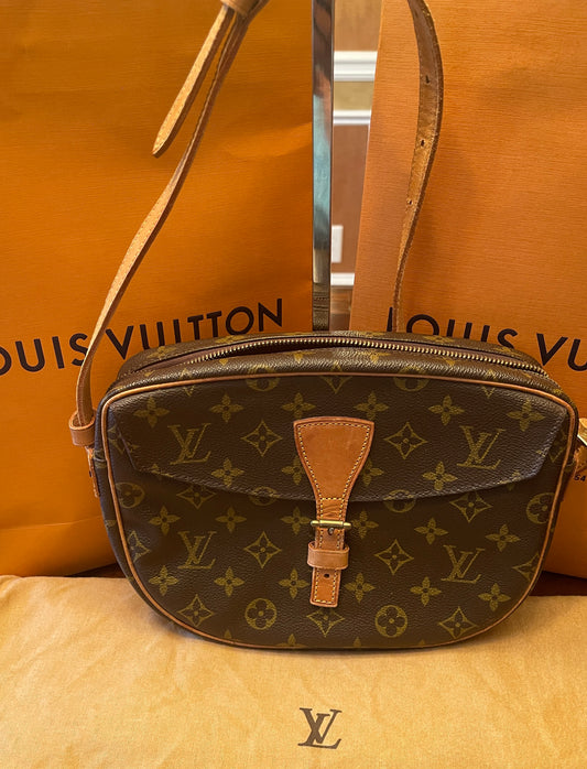 Authentic Louis Vuitton Jeune Fille MM Crossbody – Klassy Luxe