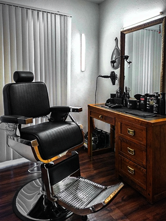 Lincoln Barber Chair