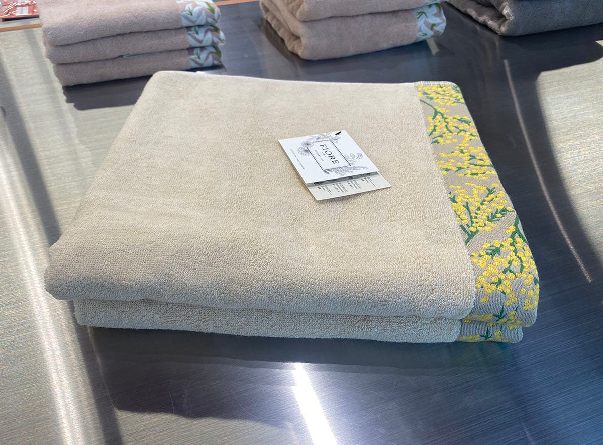 タオルショップ直伝　お店でのタオルの畳み方１
