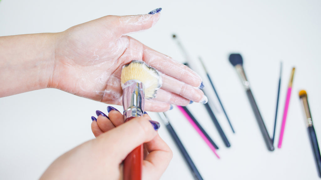 How to clean your makeup brush