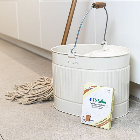 Natulim floor cleaner to clean the floor at home