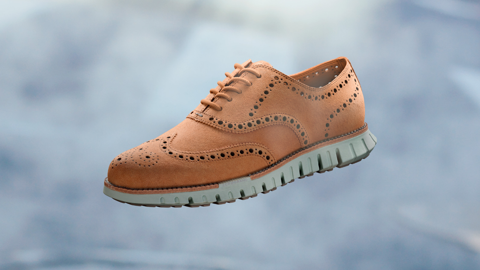 Zerogrand Remastered Oxford balancing on tip of shoe