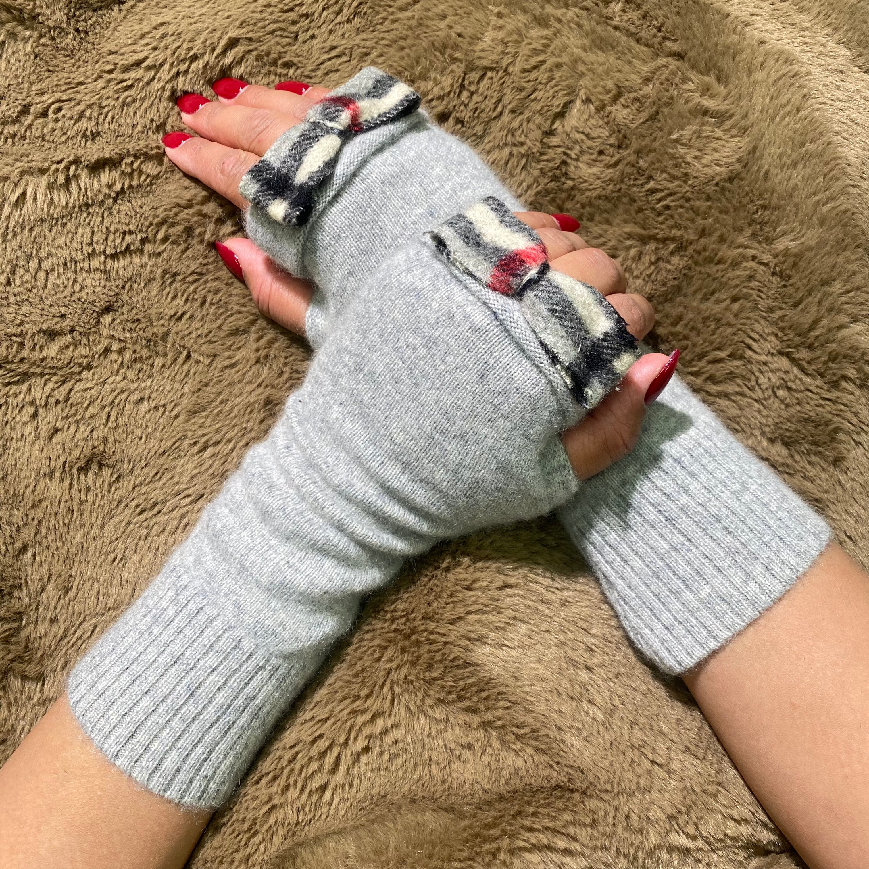 Upcycled Burberry Bow Fingerless Gloves + FREE pair of Cashmere gloves –  The Cosy Bear