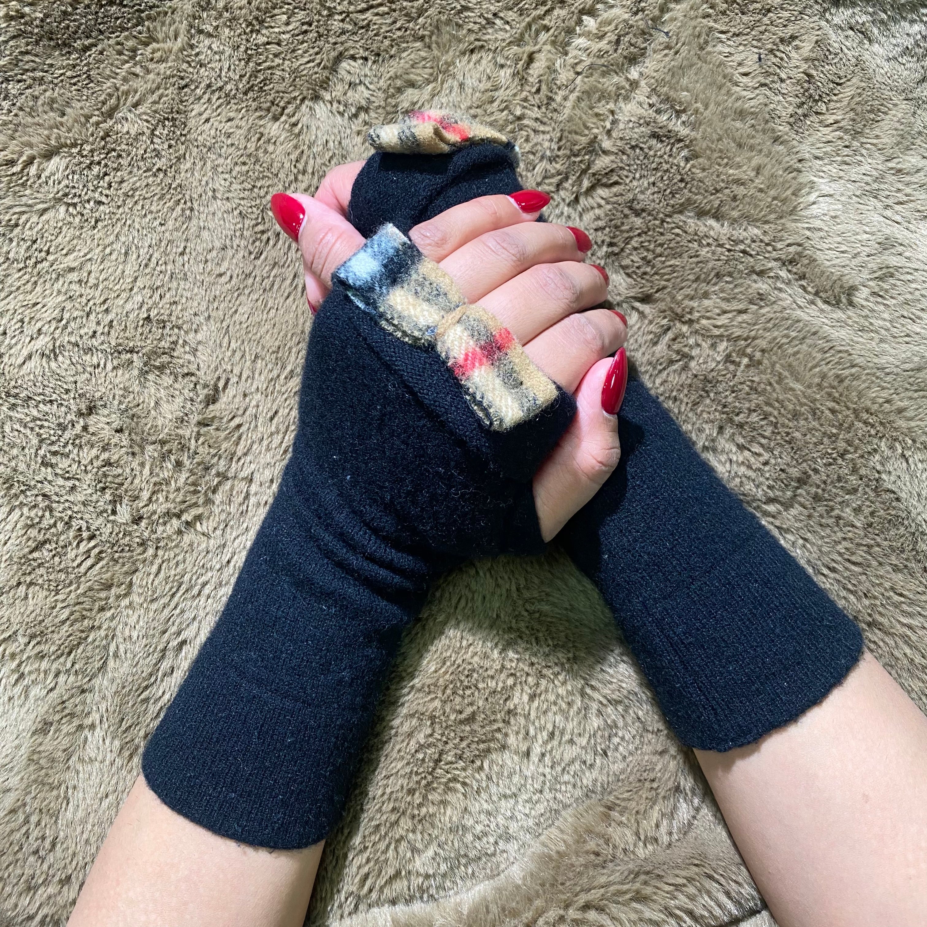 Upcycled Burberry Bow Fingerless Gloves + FREE pair of Cashmere gloves –  The Cosy Bear