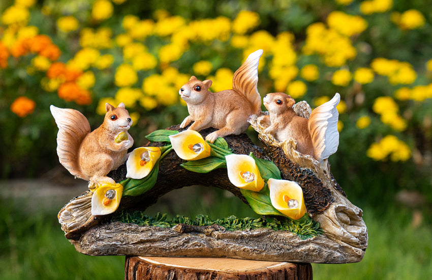 Gigalumi solar garden squirrel figurine