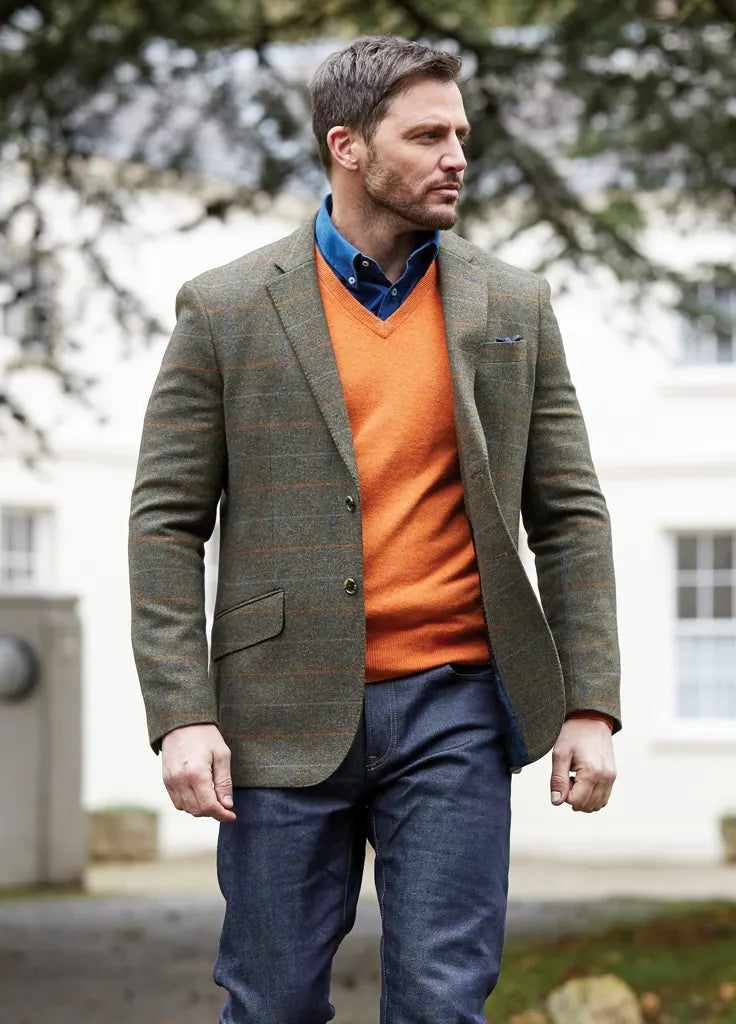 How To Wear A V-Neck Sweater  Men's Style – Alan Paine UK