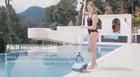 Gancho incluido en pack para retirar a Wybot del interior de la piscina