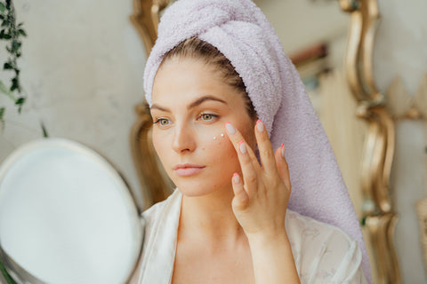 How to add moisture to the skin