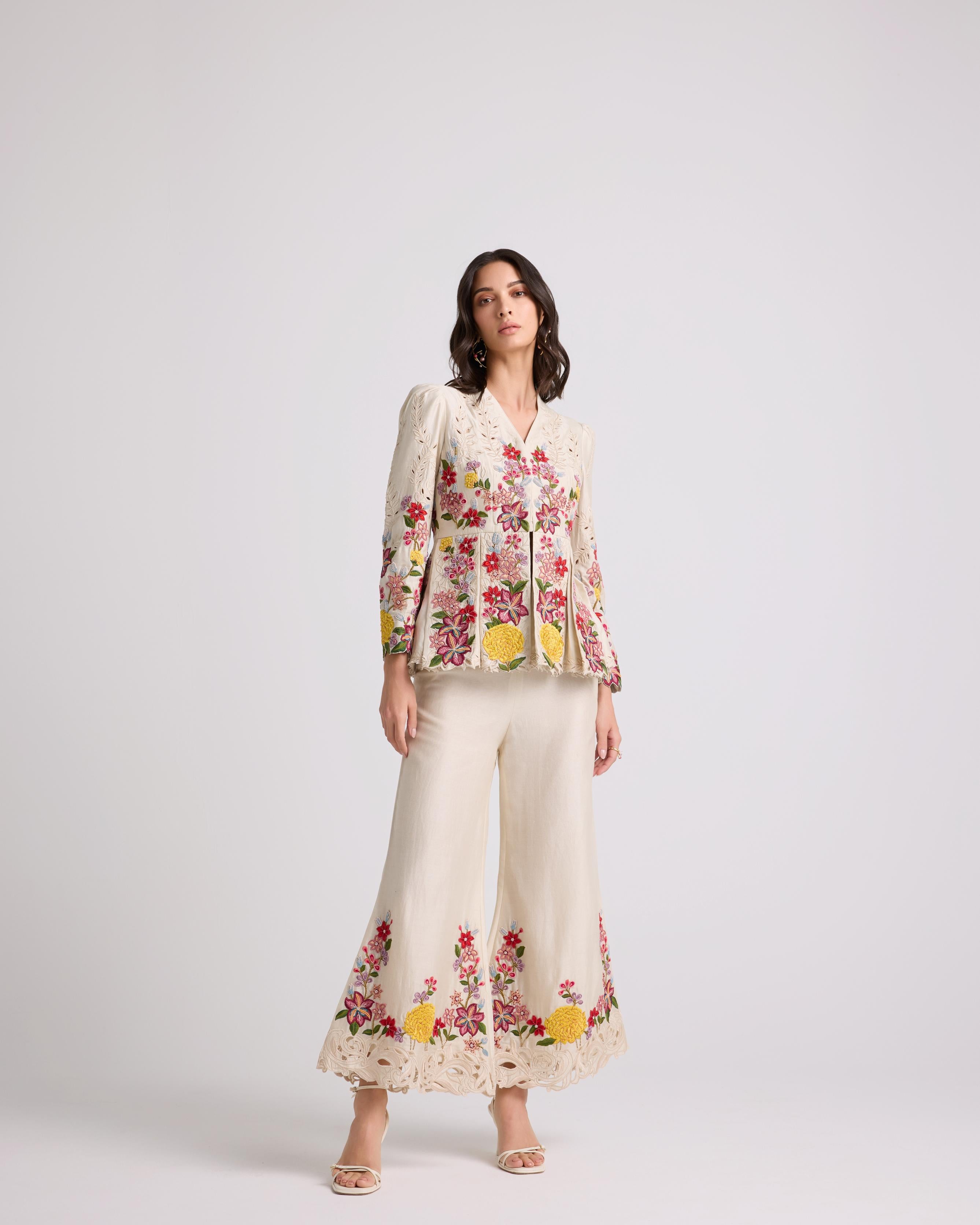 IVORY FLORAL THREADWORK PLEATED JACKET