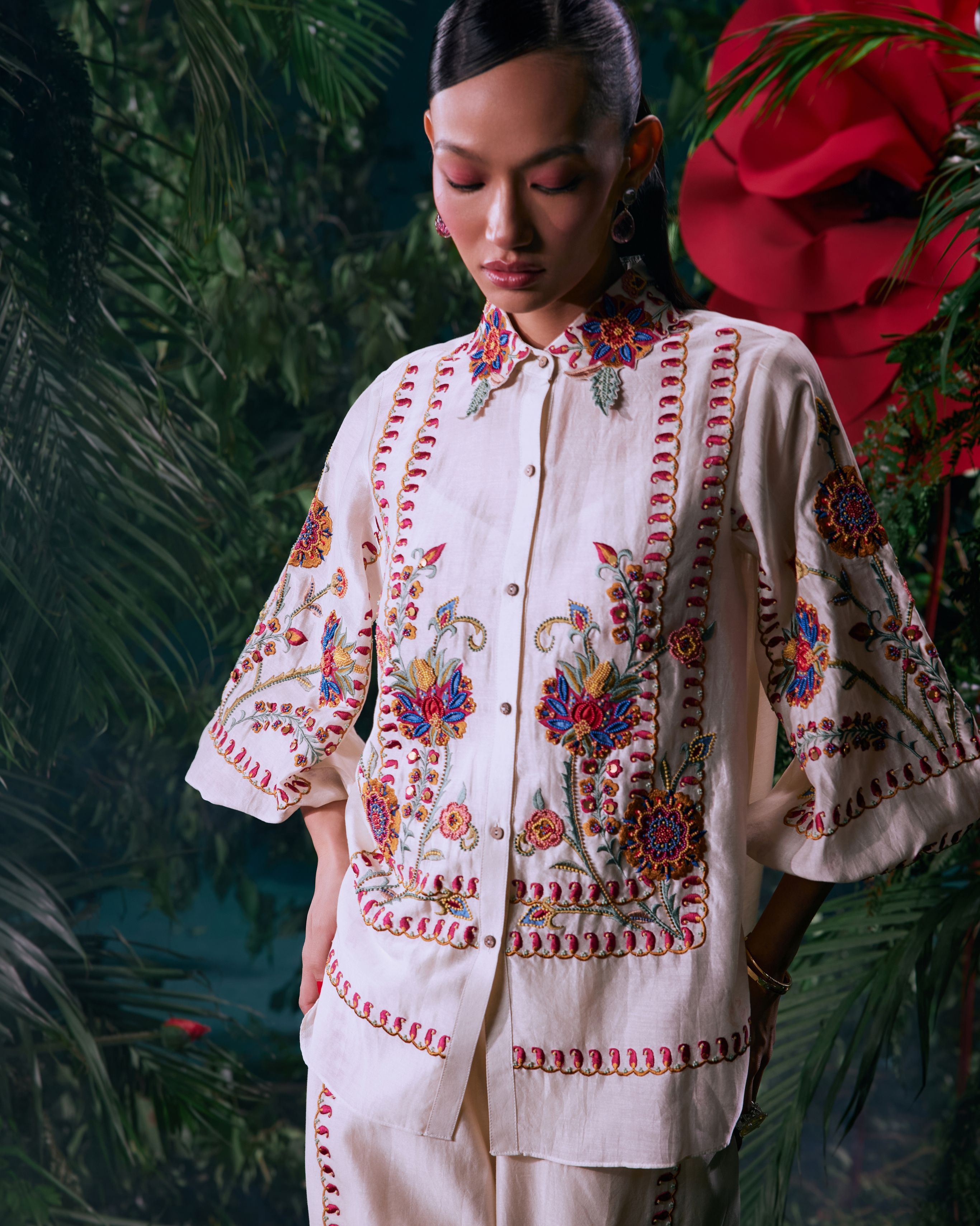 IVORY MULTICOLOR EMBROIDERED SHIRT