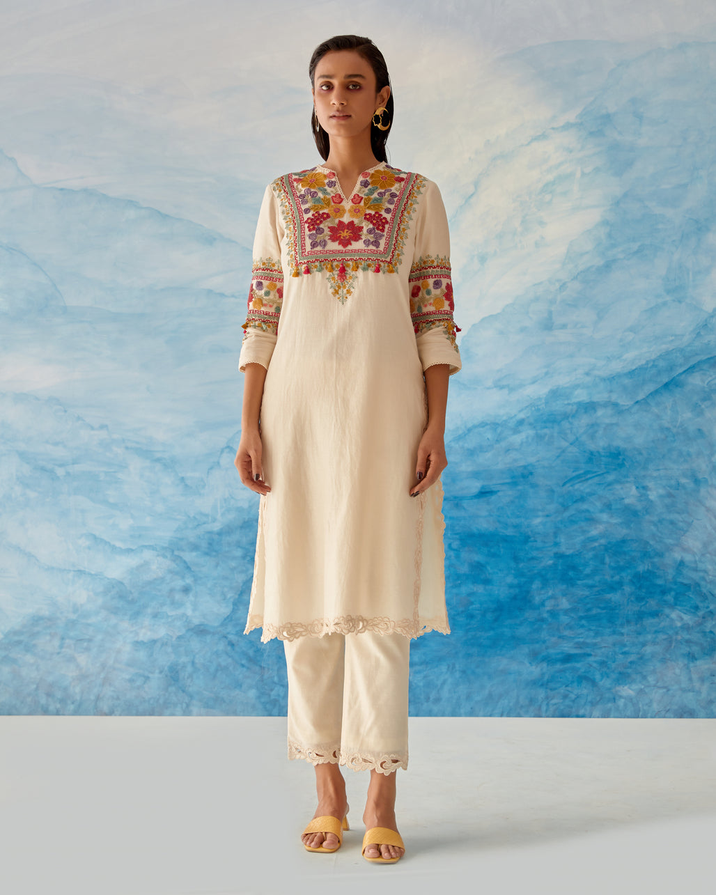 IVORY YOKE DETAIL KURTA WITH NARROW PANTS