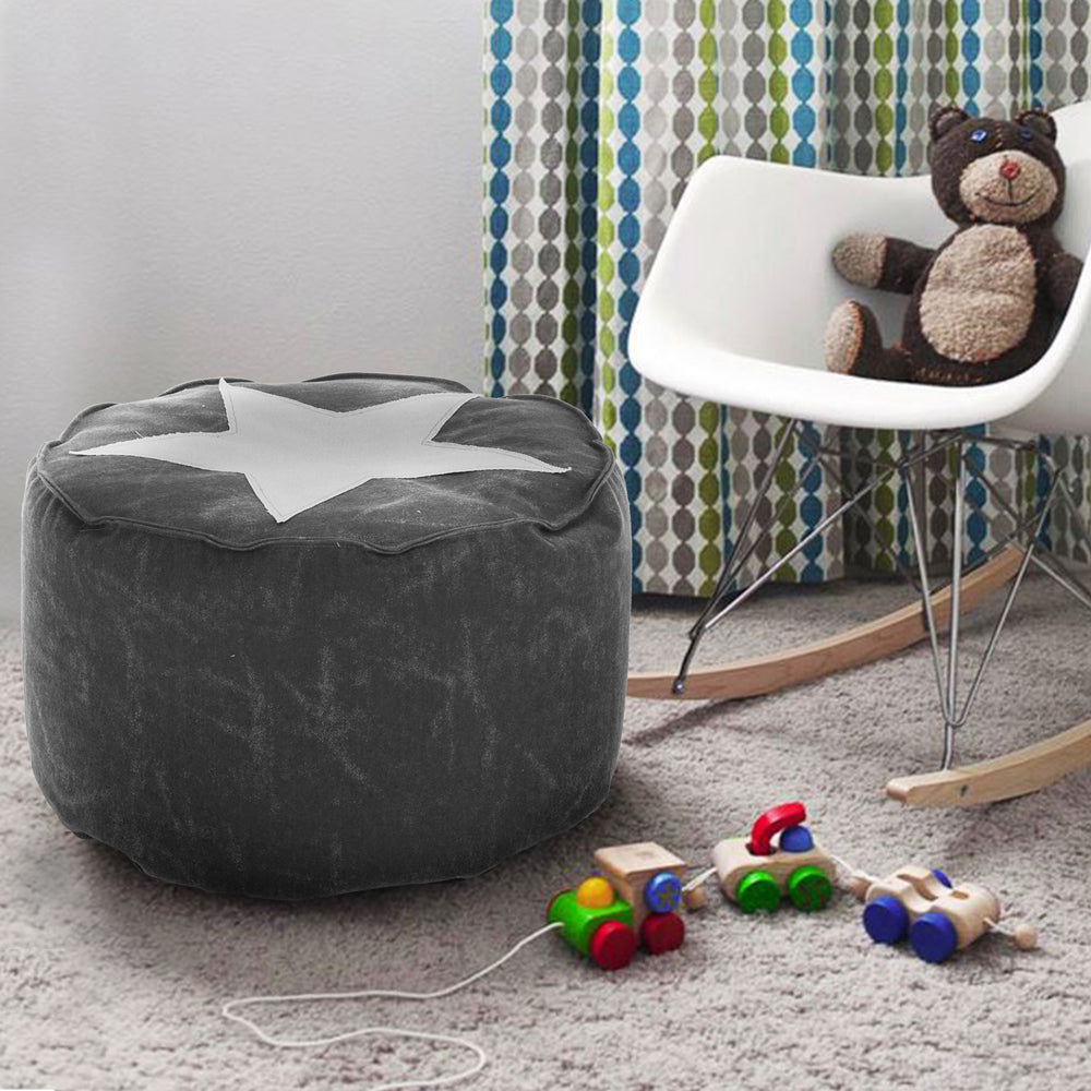 Eco lifestyle - ecolifestyle.shop Children's Round Pouf. The round seat is the perfect complement to the living room, bedroom, or children's room. The pouf is made of velvet polyester fabric, it has a star print. Multi-use. Additional seat or use as a footrest. Size: 45 x 45 x 30cm. Material: 70% cotton + 30% polyester. NB6000310 - 8719987214578 - black friday