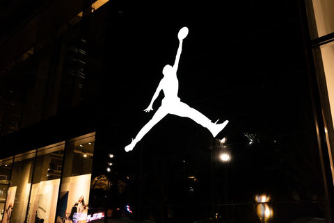 A Jumpman sziluett.