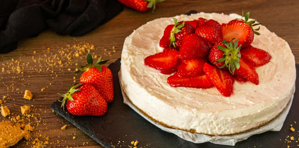 cake with strawberries