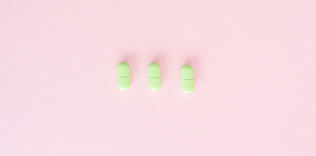 3 green capsules