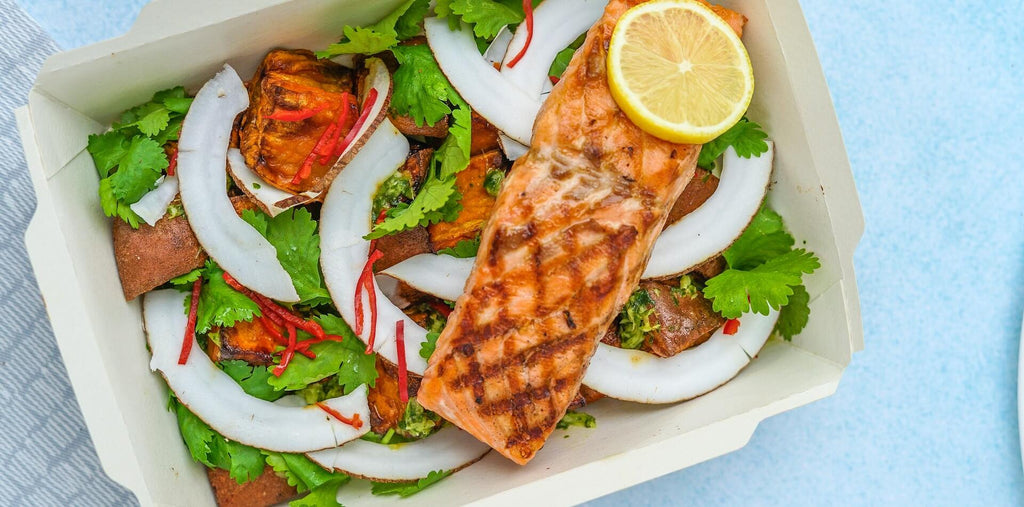 vegetable salad with grilled salmon