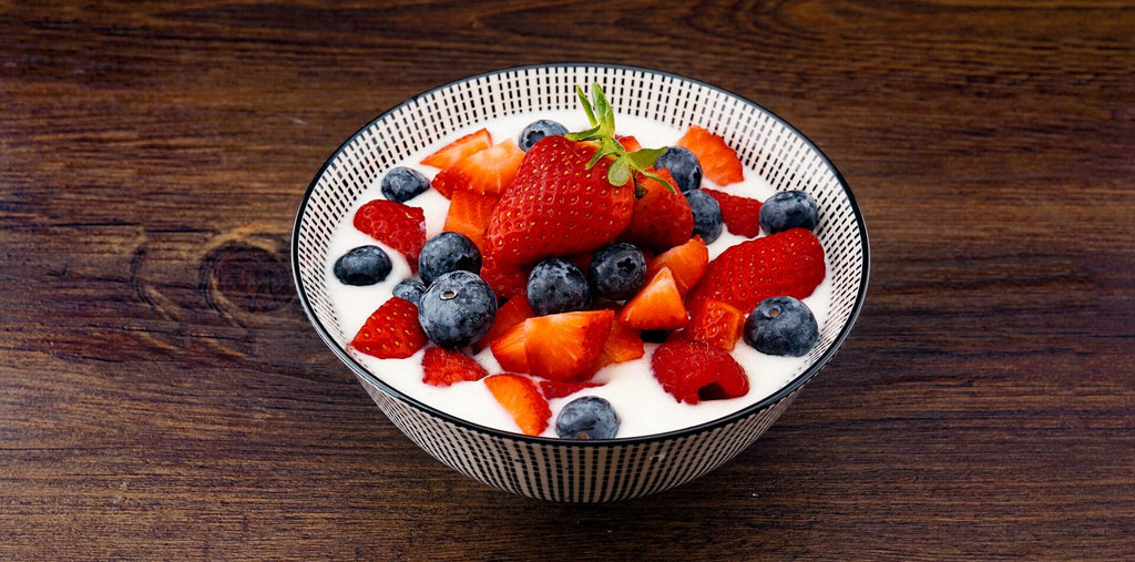 Greek yogurt with berries as a healthy snack