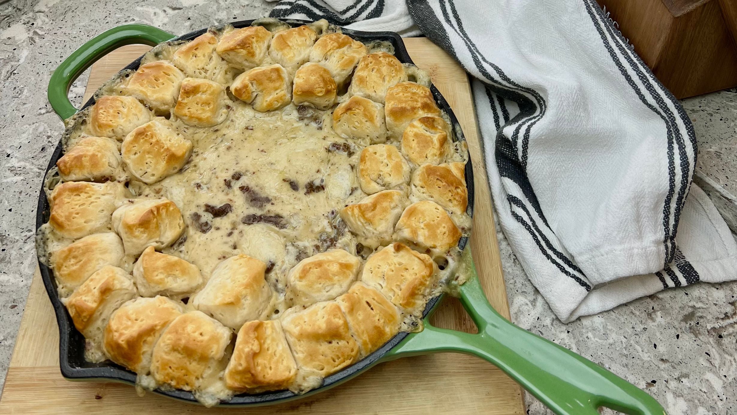 Cast Iron Biscuits And Gravy 