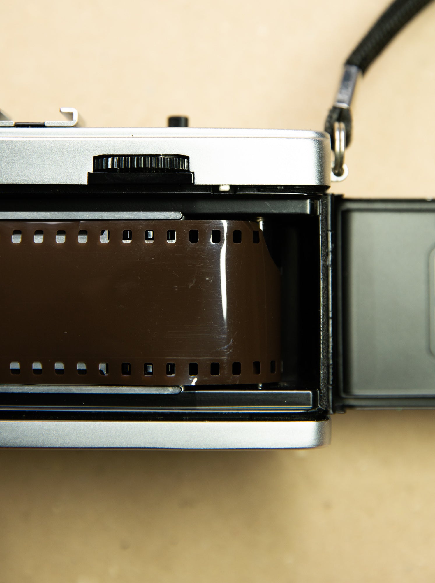 loading an olympus trip 35 film