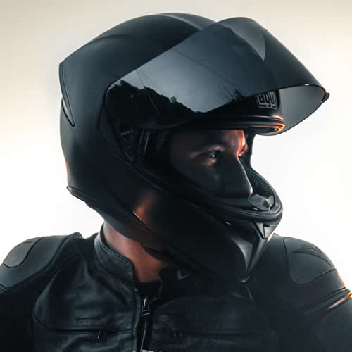 Capacete para previnir acidentes de motociclistas