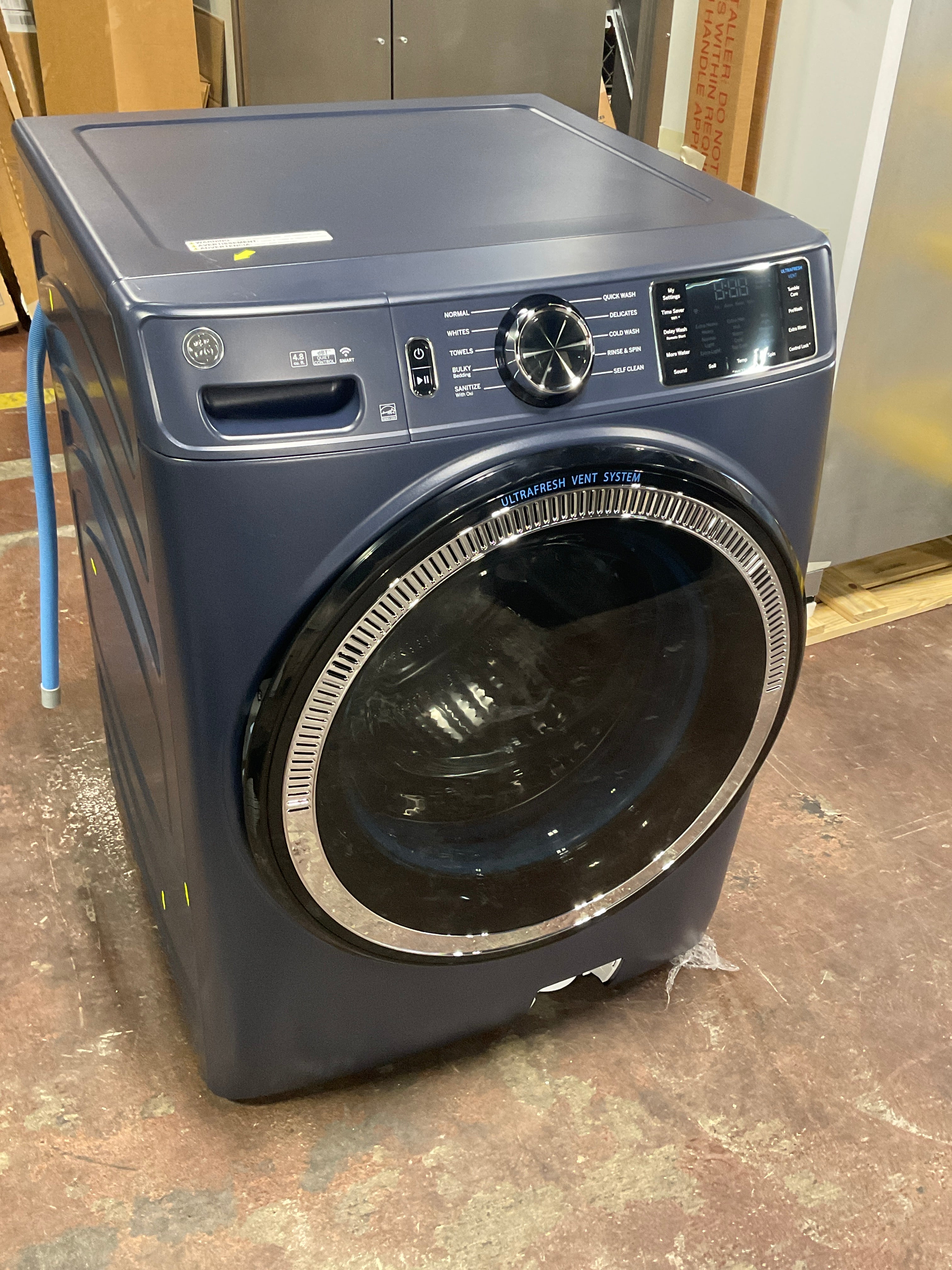 GE® Smart Front Load Washer with 4.8 cu. ft. Capacity, UltraFresh Vent System with OdorBlock™ and Sanitize w/Oxi - ENERGY STAR® Certified