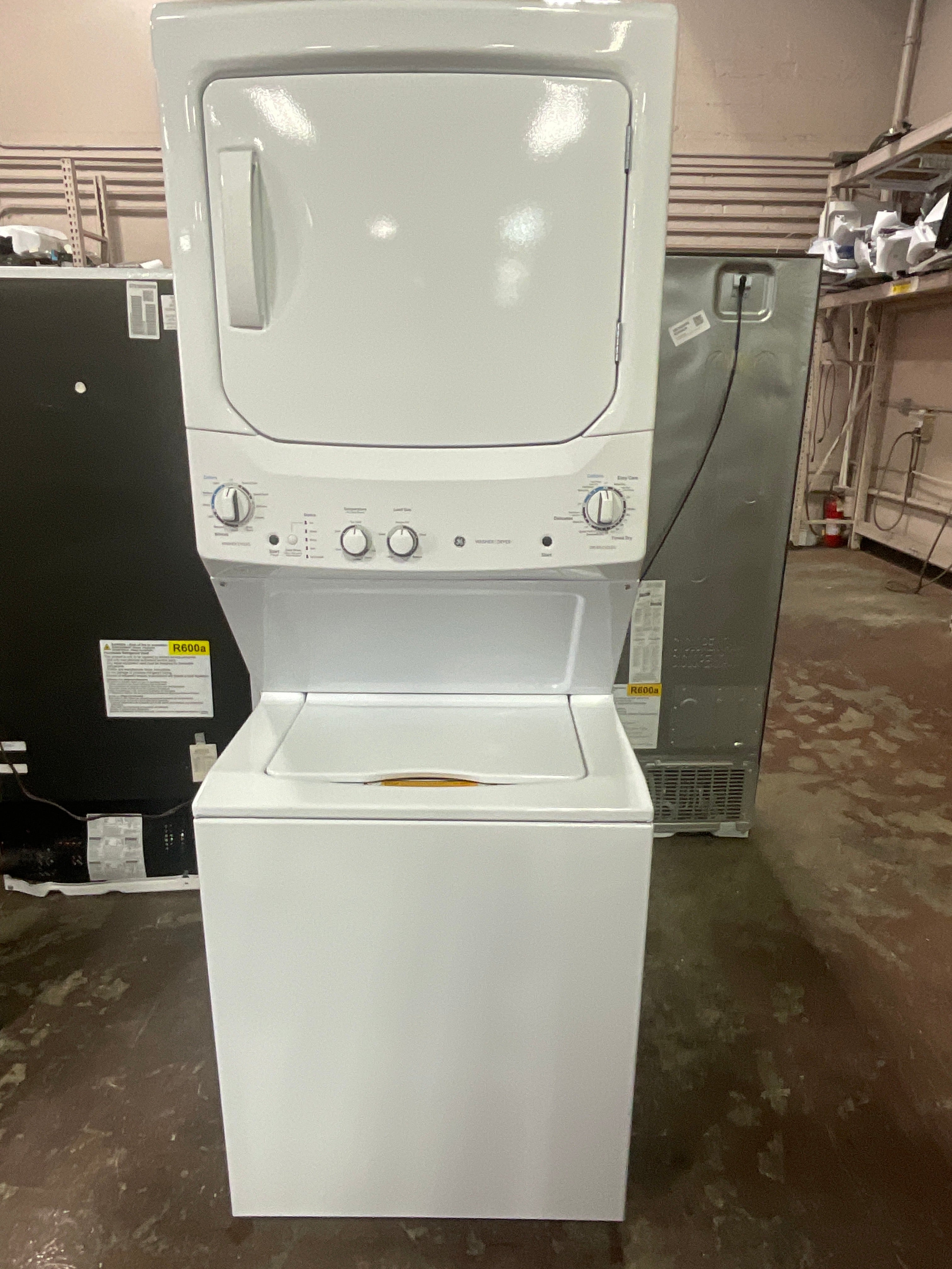 GE Unitized Spacemaker® 3.8 cu. ft. Capacity Washer with Stainless Steel Basket and 5.9 cu. ft. Capacity Electric Dryer - Image 34