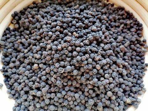 Poivre noir de madagascar - poivre Les Délices de Mada - épices de madagascar
