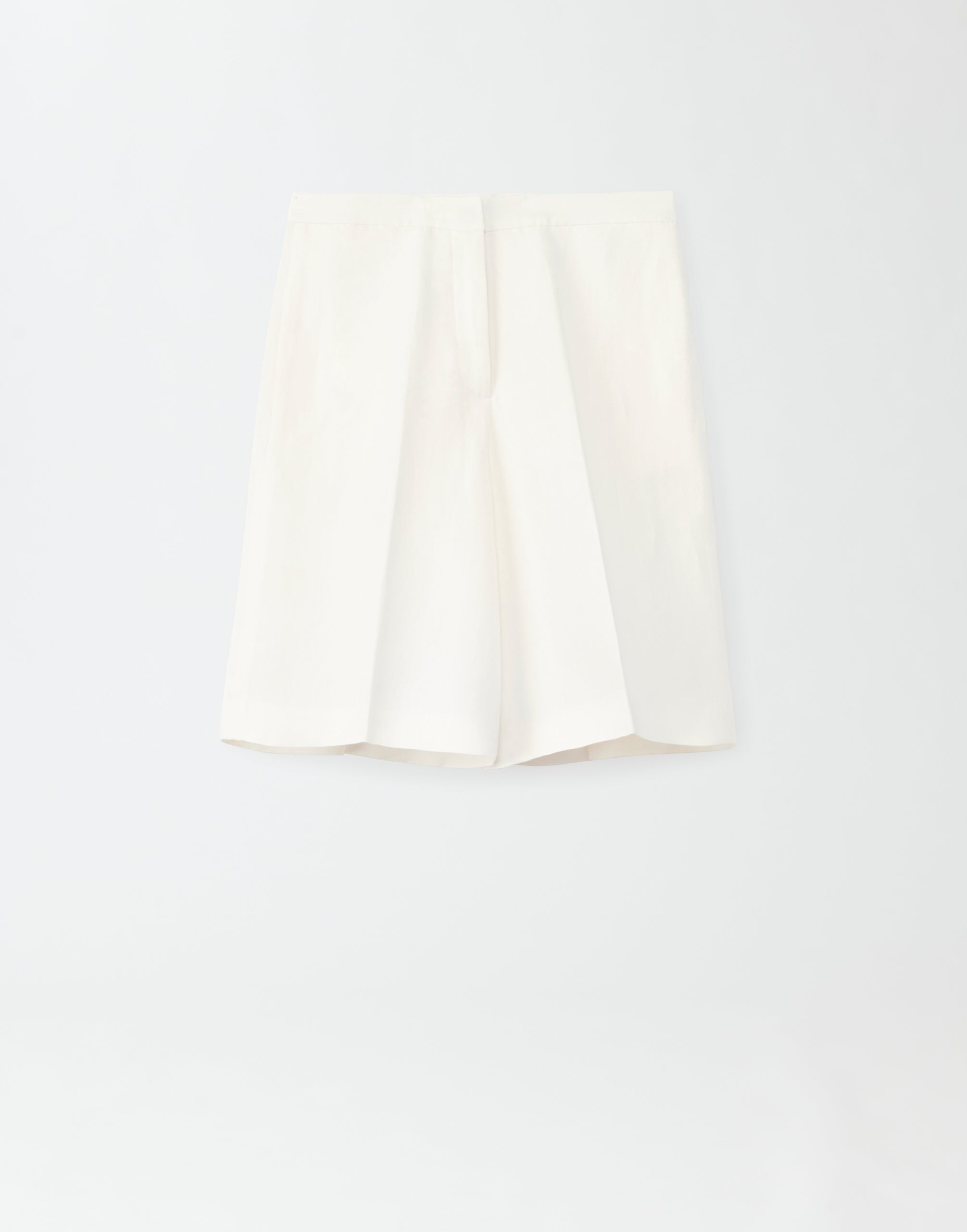 Bermuda shorts in fluid linen and viscose, white