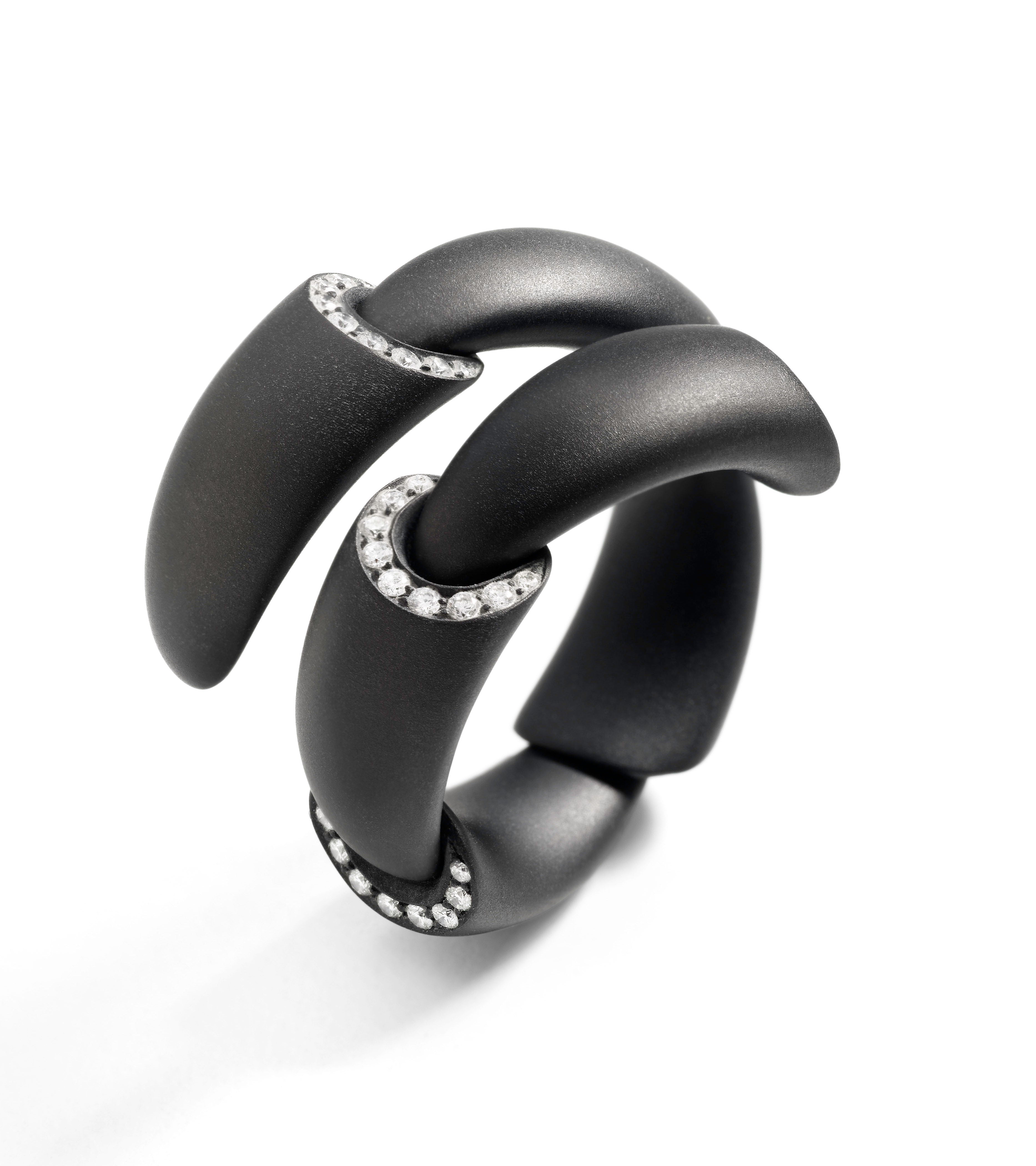 Calla whip ring