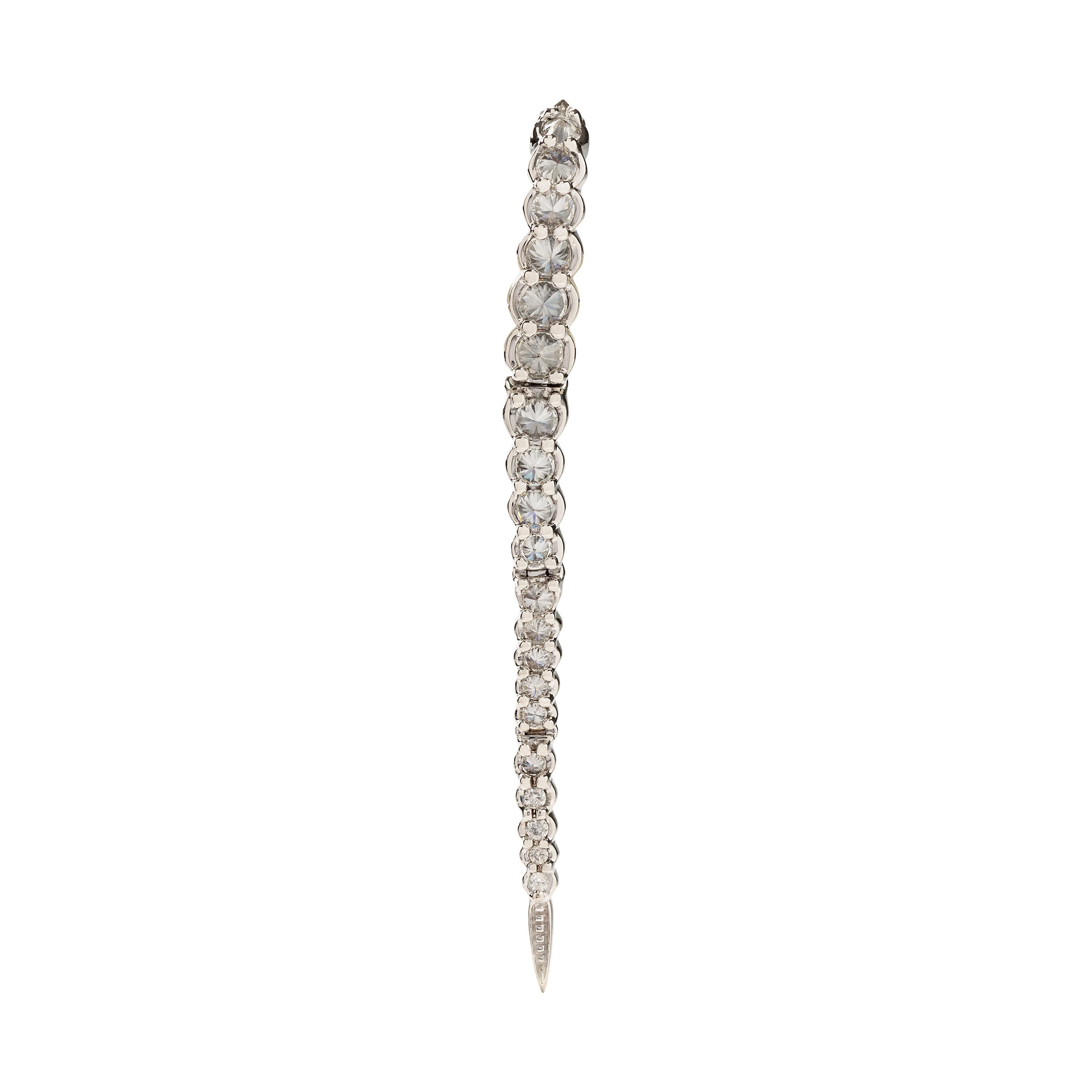 18k white gold earring with diamonds