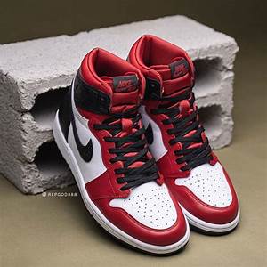 air jordan 1 chicago snakeskin