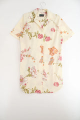 Hemdkleid mit Blumenprint und hellen Farben
