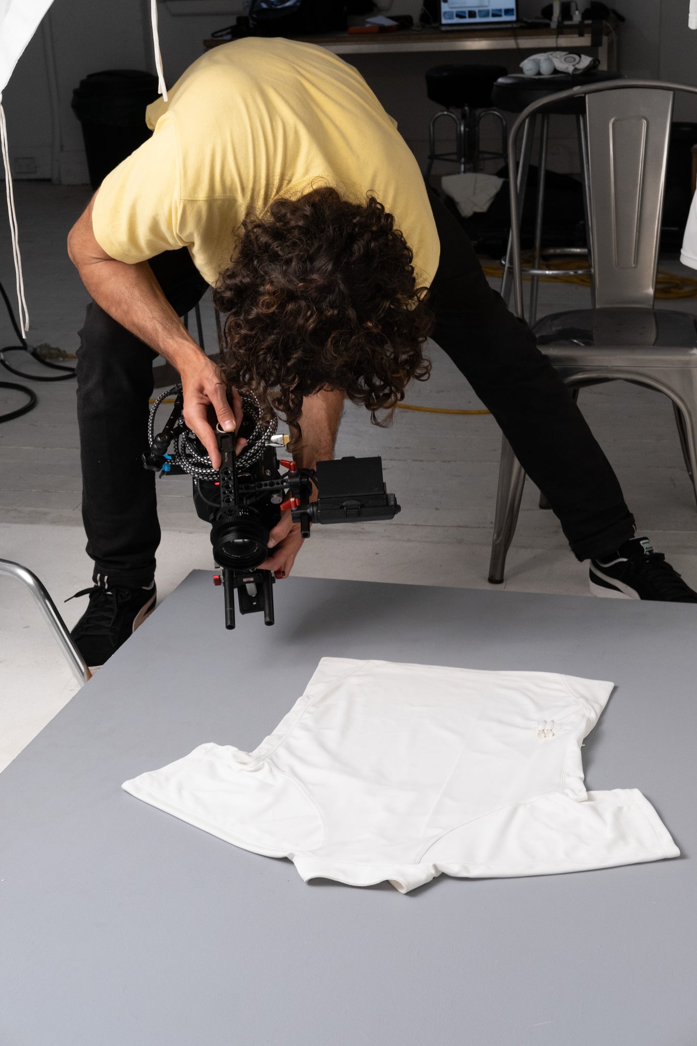 Untraced Video shooting at the studio. Untraced Golfing. Nicolas filming the polo. Technical golf jackets and polos for women and men. Recycled and bluesign approved materials. Question the codes. 