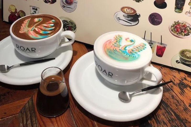 roar cafe rainbow latte