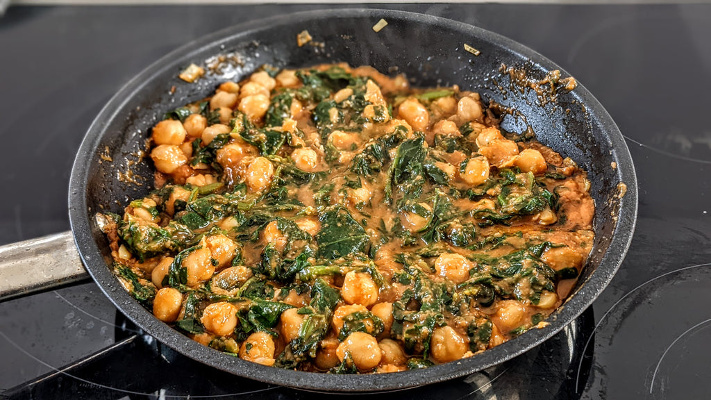 cooked GARBANZOS CON ESPINACAS 