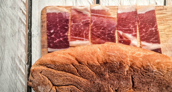 jamon with bread