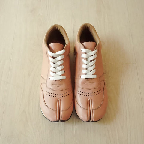 Gin Leather Tabi Sneakers