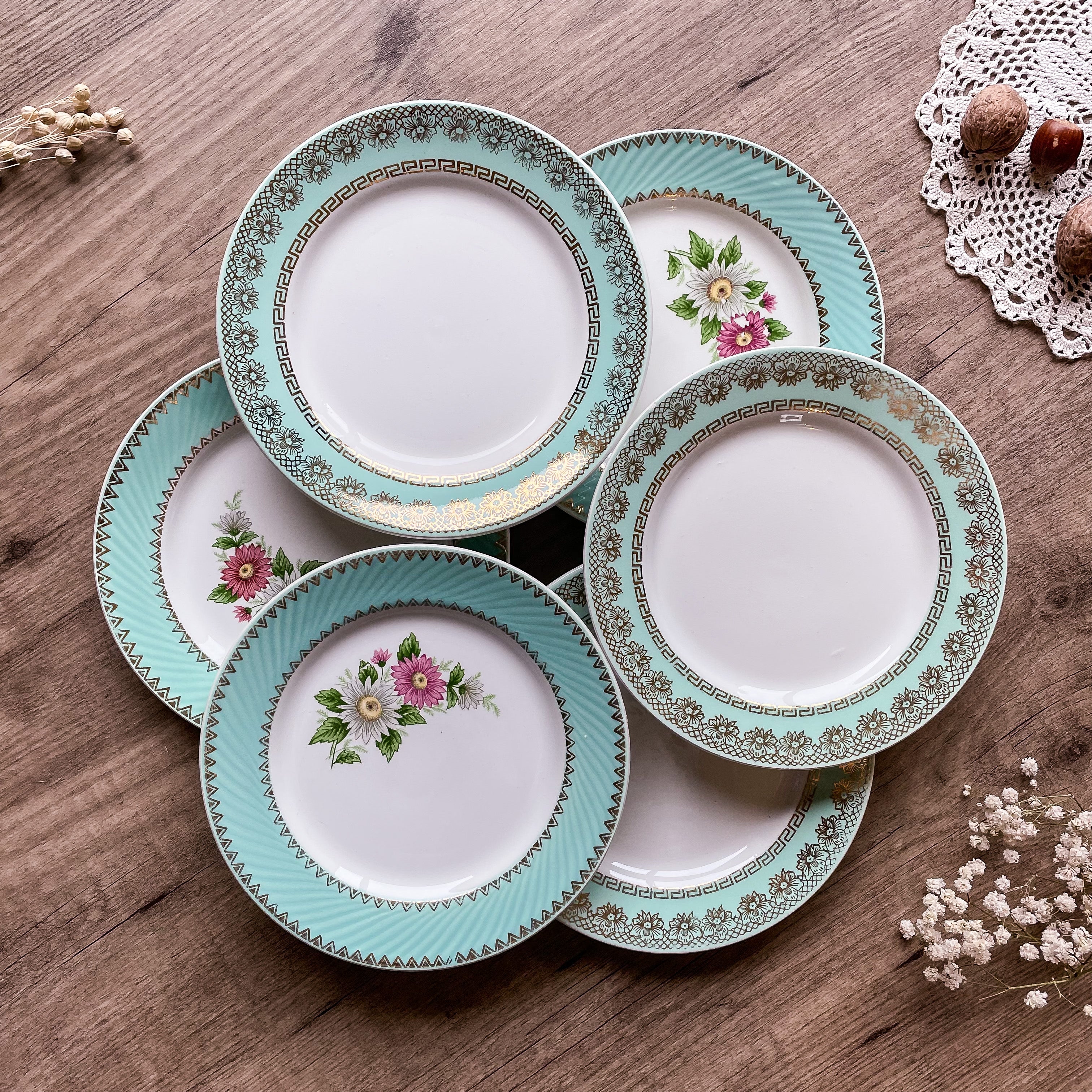 6 assiettes à dessert dépareillées