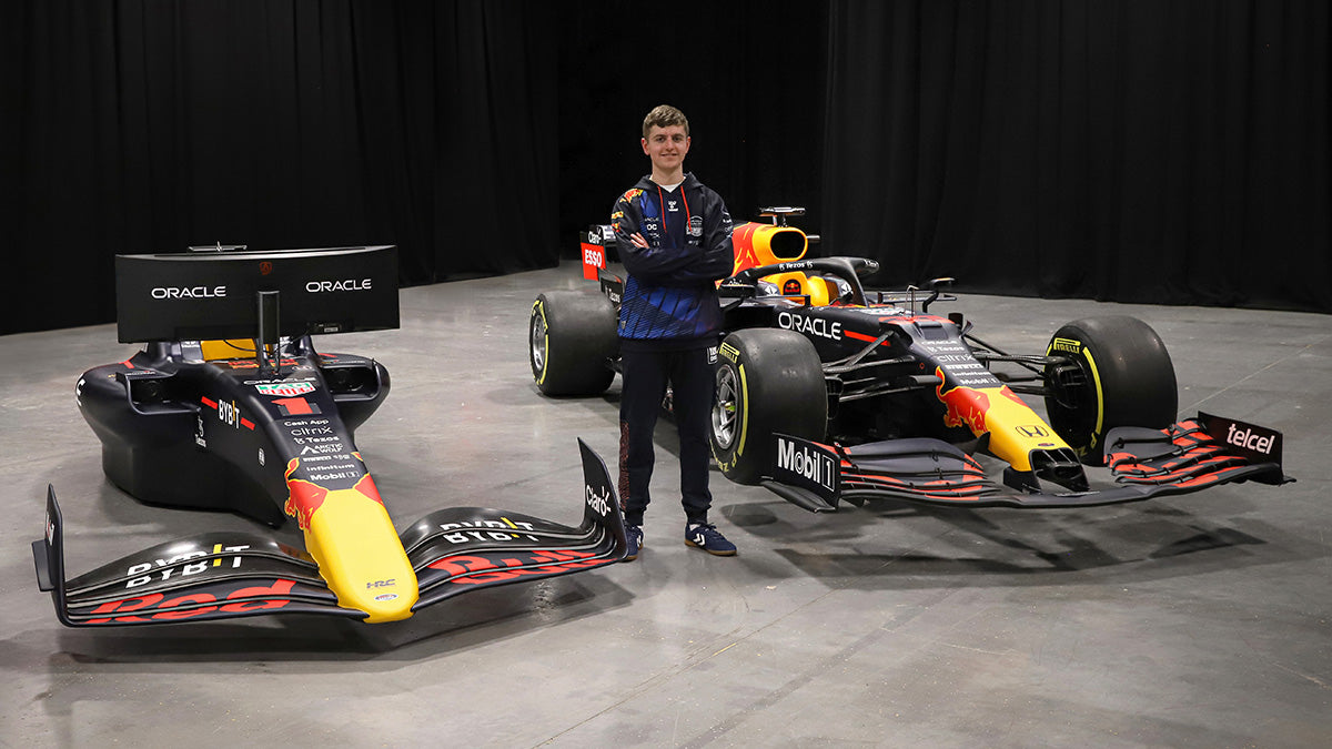 Memento Exclusives and Smartech Reveal Oracle Red Bull Racing RB18 Show Car  Simulator in Selfridges