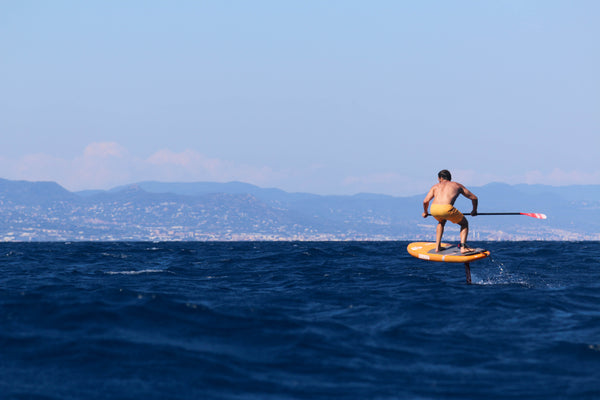 albert asenjo sup foil downwind barcelona