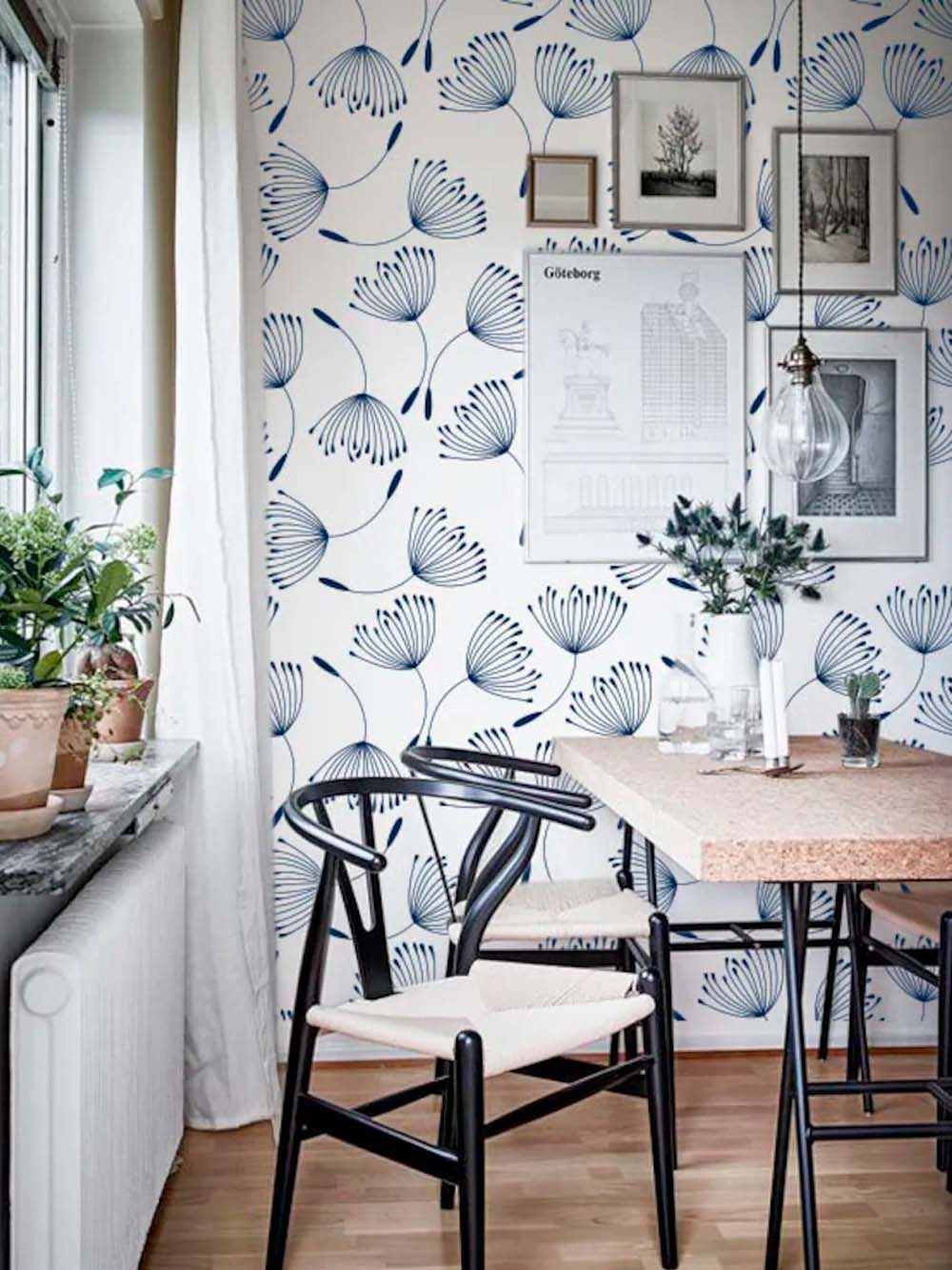 Papel mural y grifería en la cocina: Una apuesta muy decorativa