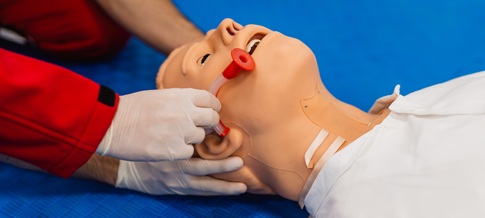 What are the common medical emergencies in dentistry