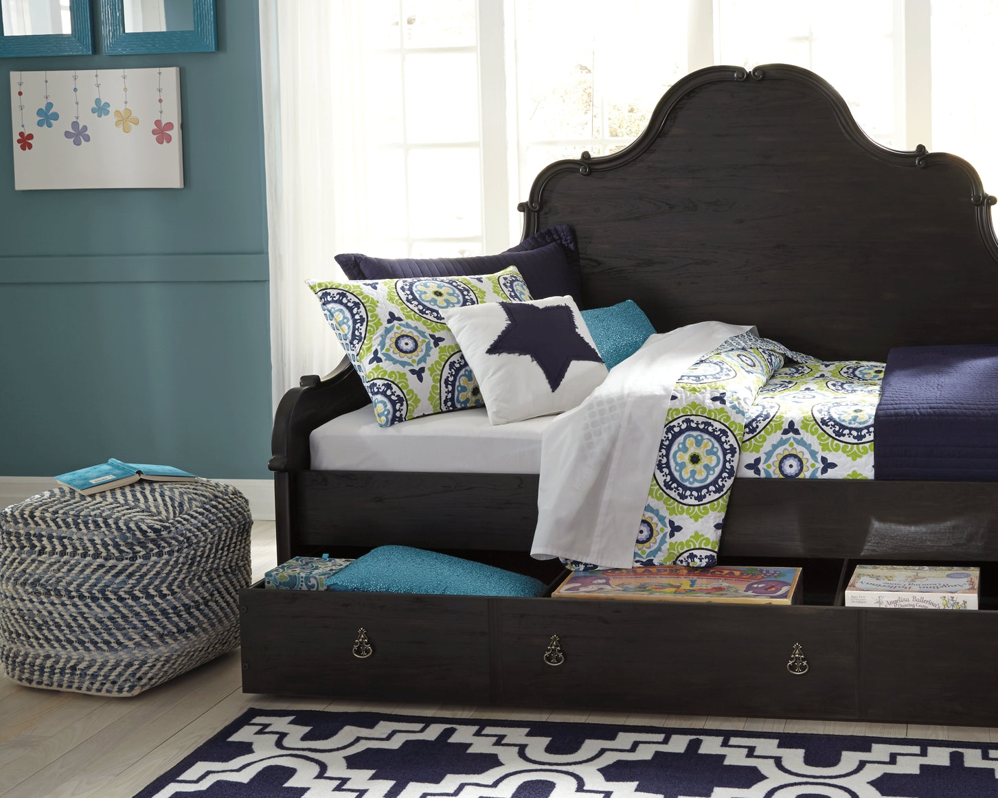 Stylish Chevron Patterned Pouf
