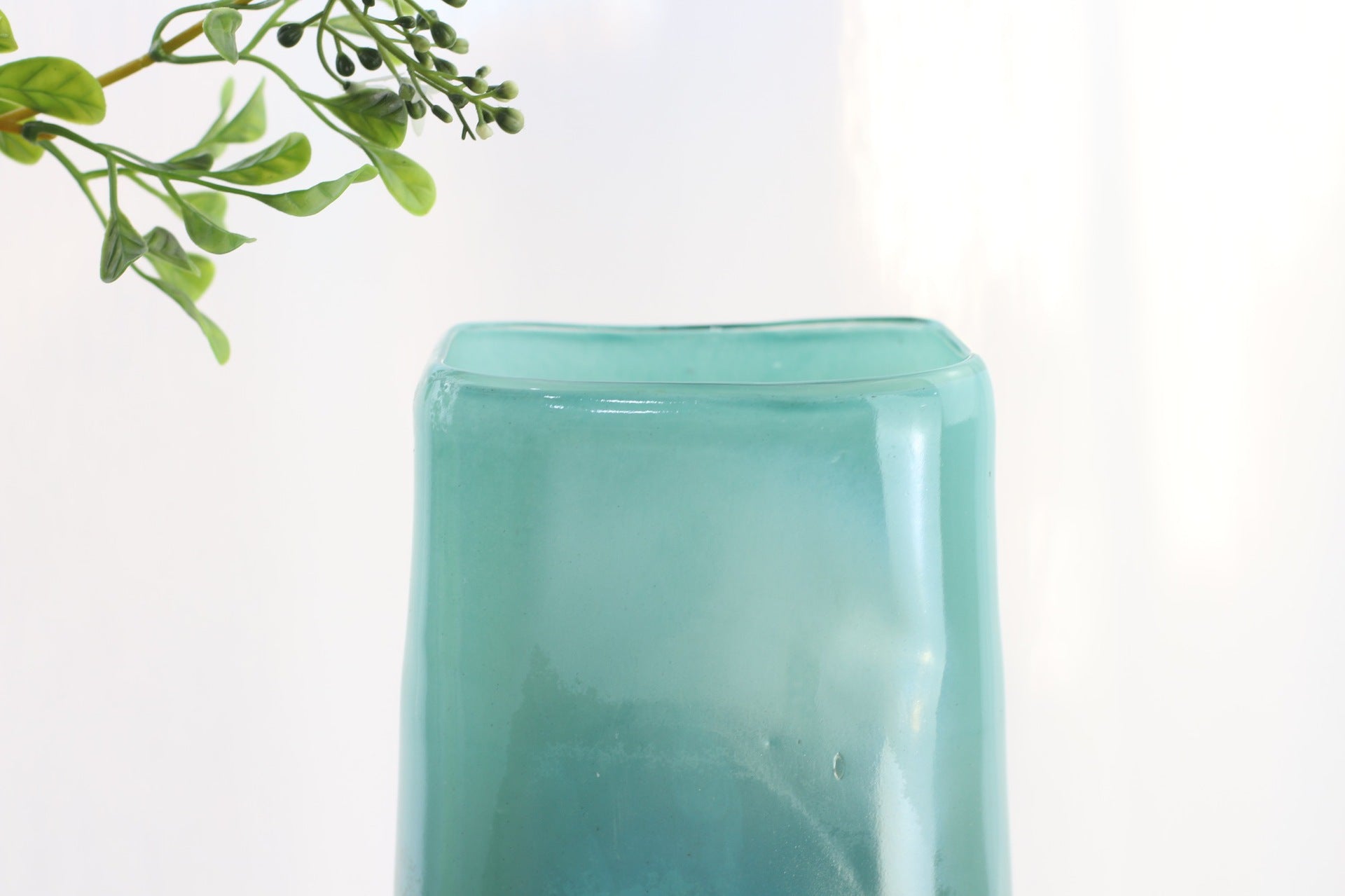 teal color pearly shine flower vase, lovely home decor ideas