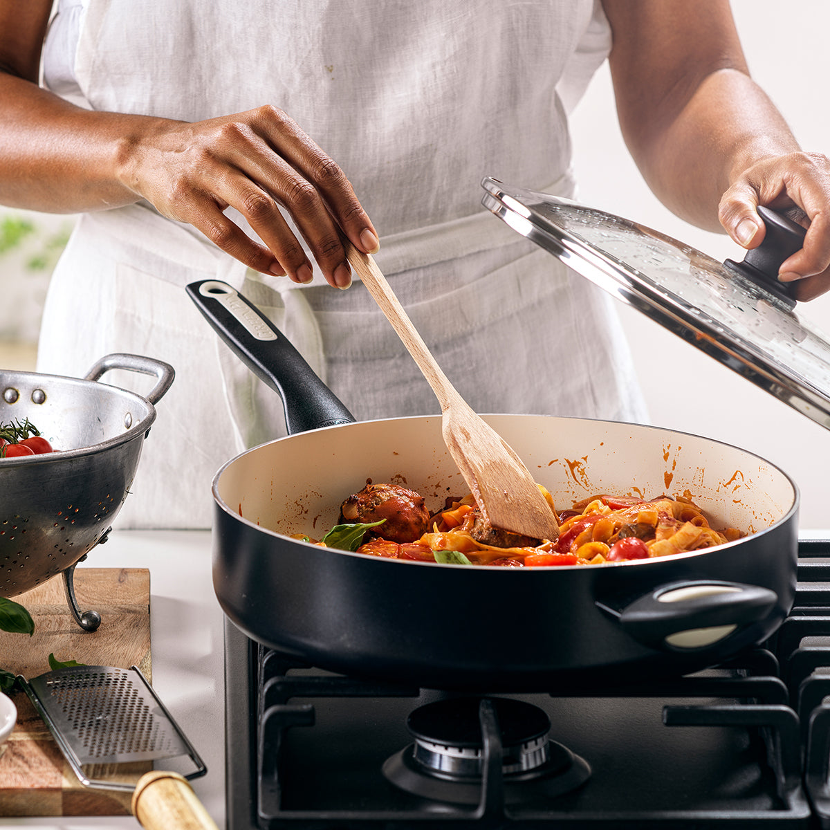 Rio Ceramic Nonstick 5-Quart Sauté Pan with Lid | Black