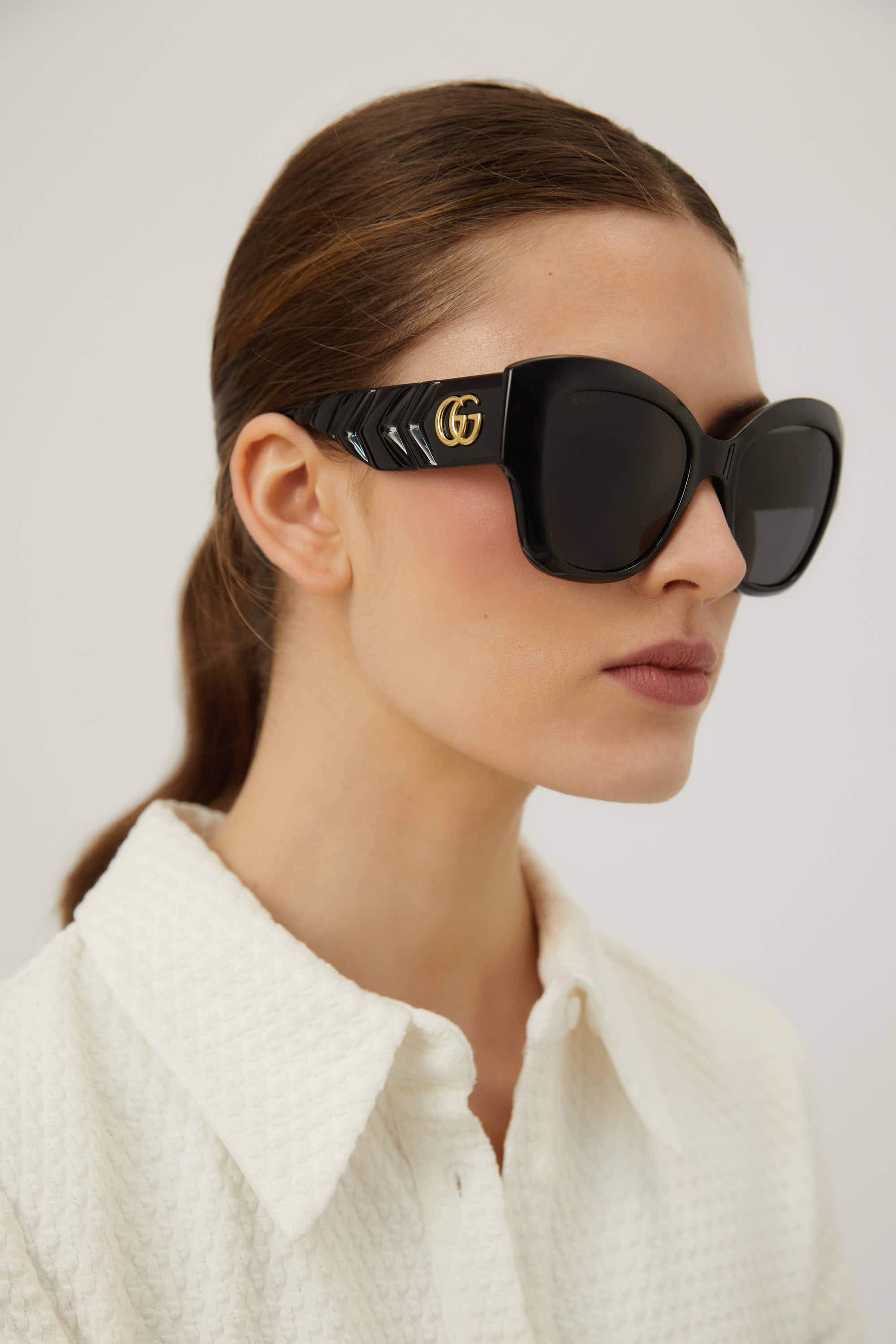 Gucci black cat-eye sunglasses with matalasse temple