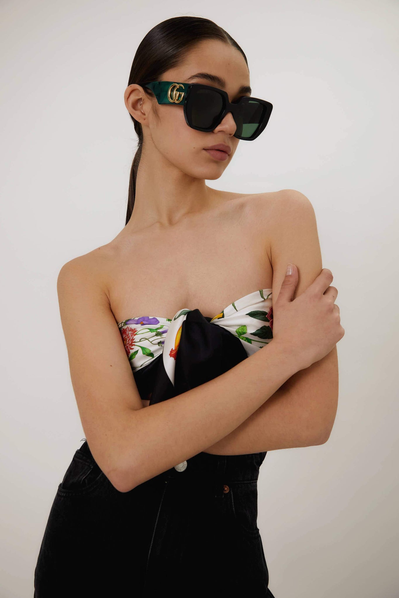 Gucci GG0956S oversized black and green sunglasses with maxi logo