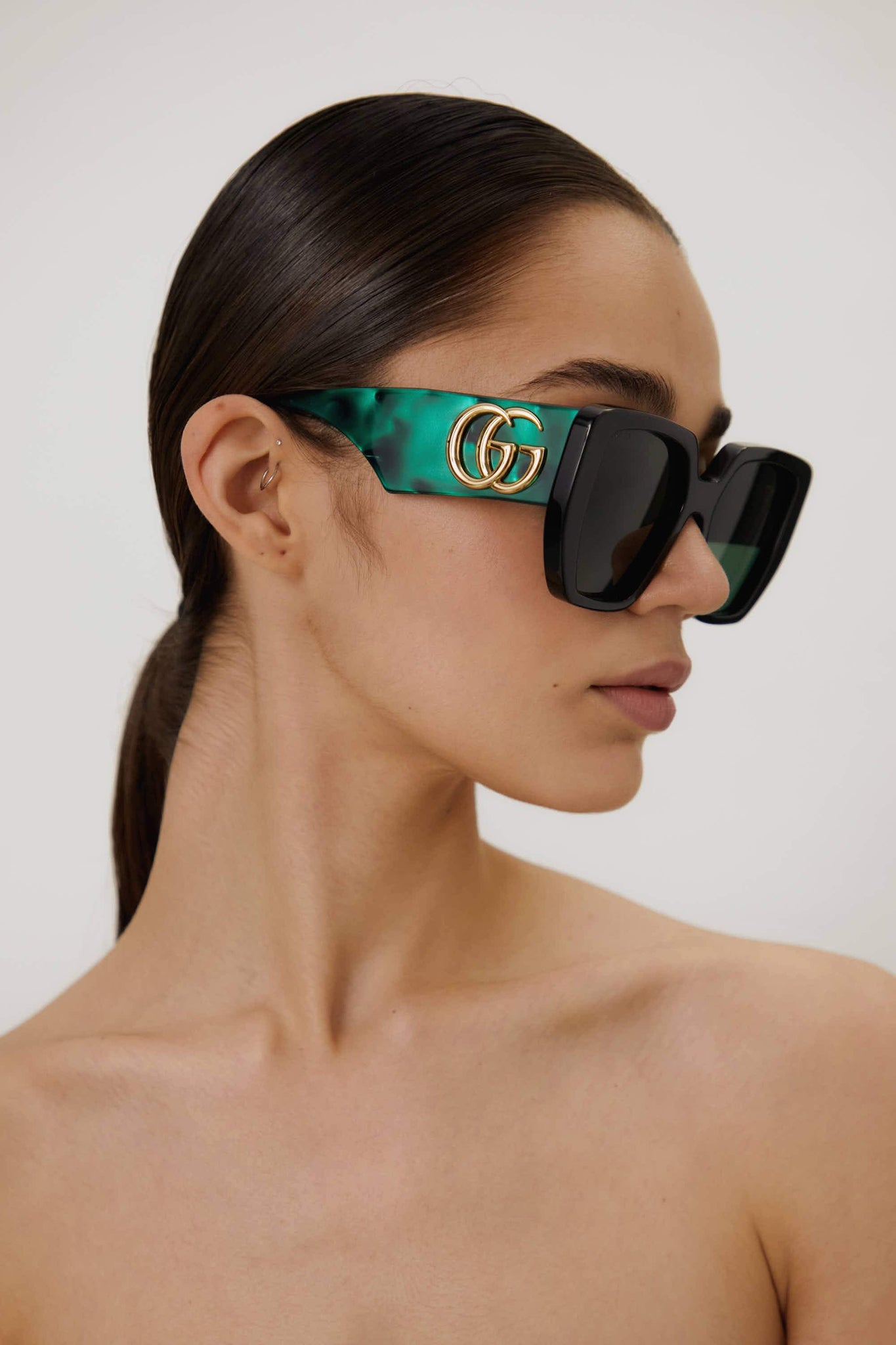 Load Image Into Gallery Viewer Gucci Gg0956s Oversized Black And Green
